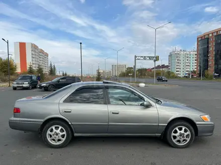 Toyota Camry 2000 года за 3 800 000 тг. в Усть-Каменогорск – фото 4