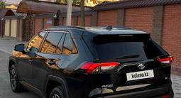 Toyota RAV4 2021 года за 14 500 000 тг. в Тараз – фото 3