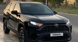 Toyota RAV4 2021 года за 14 500 000 тг. в Тараз