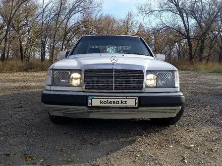 Mercedes-Benz E 230 1991 года за 2 100 000 тг. в Алматы – фото 10