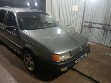 Volkswagen Passat 1989 года за 1 300 000 тг. в Абай (Келесский р-н) – фото 3