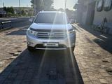 Toyota Highlander 2013 года за 12 350 000 тг. в Караганда – фото 2