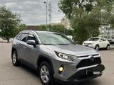 Toyota RAV4 2020 года за 13 850 000 тг. в Алматы