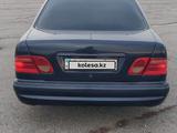 Mercedes-Benz E 280 1997 года за 2 700 000 тг. в Тараз – фото 3