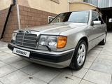 Mercedes-Benz E 230 1992 годаүшін2 550 000 тг. в Алматы – фото 4