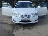 Toyota Camry 2010 года за 6 850 000 тг. в Актобе – фото 3