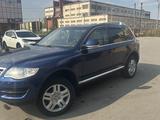 Volkswagen Touareg 2008 года за 7 800 000 тг. в Петропавловск