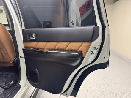 Nissan Patrol Platinum+ 2020 года за 41 999 999 тг. в Алматы – фото 19