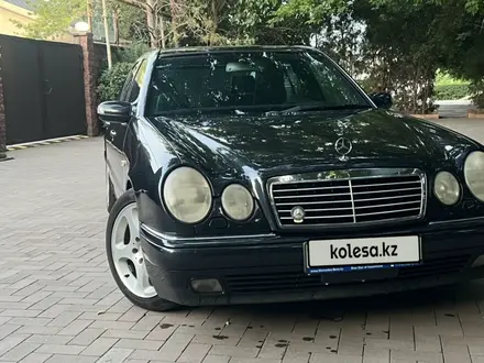Mercedes-Benz E 320 1998 года за 5 000 000 тг. в Алматы – фото 2