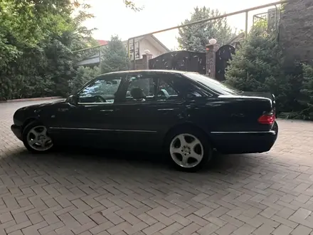 Mercedes-Benz E 320 1998 года за 5 000 000 тг. в Алматы – фото 3