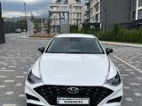 Hyundai Sonata 2022 года за 11 900 000 тг. в Алматы – фото 2
