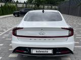 Hyundai Sonata 2022 годаfor11 700 000 тг. в Алматы – фото 4