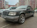 Mercedes-Benz E 220 1994 года за 2 500 000 тг. в Астана