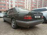 Mercedes-Benz E 220 1994 года за 2 500 000 тг. в Астана – фото 3