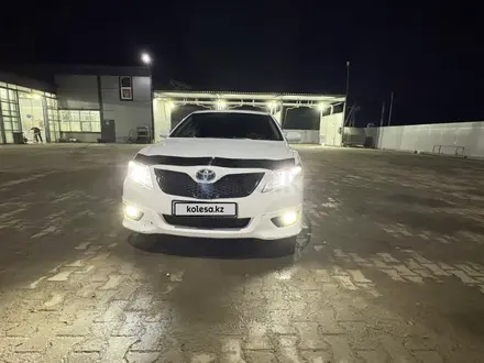 Toyota Camry 2010 года за 6 500 000 тг. в Уральск – фото 3