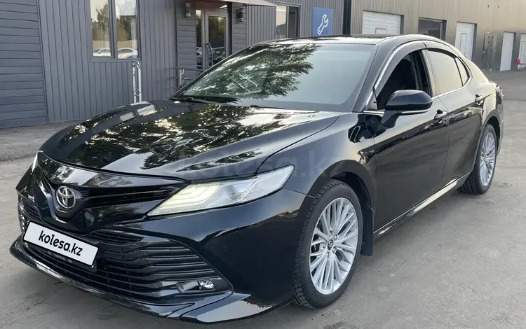 Toyota Camry 2019 года за 9 960 000 тг. в Алматы