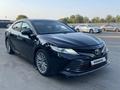 Toyota Camry 2019 года за 9 960 000 тг. в Алматы – фото 3