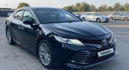 Toyota Camry 2019 года за 9 960 000 тг. в Алматы – фото 3