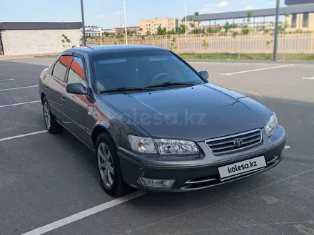 Toyota Camry 2000 года за 3 200 000 тг. в Кызылорда – фото 2