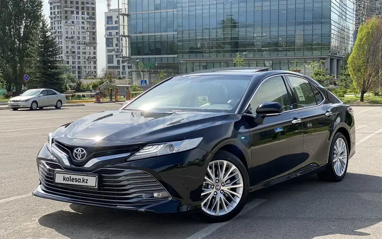 Toyota Camry 2020 года за 19 700 000 тг. в Алматы