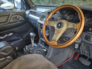 Mitsubishi Pajero, 1995