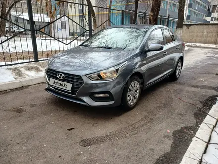 Hyundai Accent 2017 года за 5 850 000 тг. в Алматы – фото 2