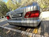 Mercedes-Benz E 230 1997 года за 2 850 000 тг. в Караганда – фото 5