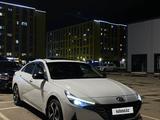 Hyundai Elantra 2021 года за 9 300 000 тг. в Костанай – фото 2