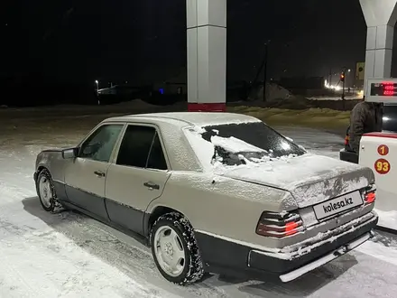 Mercedes-Benz E 230 1989 года за 1 000 000 тг. в Астана