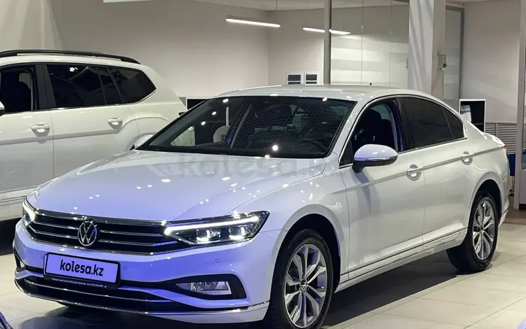 Volkswagen Passat Exclusive 1.4 TSI 2022 года за 15 090 000 тг. в Астана