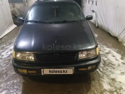 Volkswagen Passat 1994 года за 1 600 000 тг. в Жезкент – фото 3