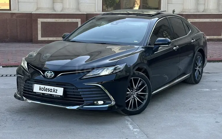 Toyota Camry 2021 года за 14 790 000 тг. в Шымкент