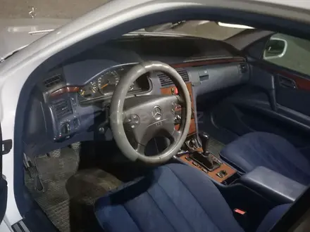 Mercedes-Benz E 280 1999 года за 3 800 000 тг. в Алматы