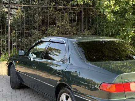 Toyota Camry 2000 года за 4 111 114 тг. в Алматы – фото 10