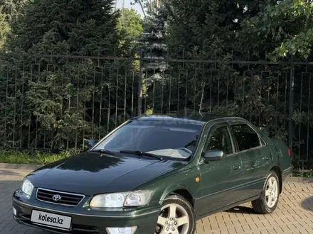 Toyota Camry 2000 года за 4 111 114 тг. в Алматы – фото 2