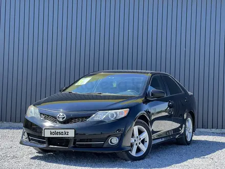 Toyota Camry 2014 года за 8 300 000 тг. в Актобе