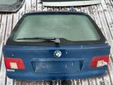BMW E39 крышка багажника за 1 777 тг. в Актобе