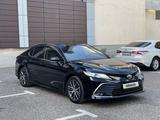 Toyota Camry 2023 года за 18 700 000 тг. в Караганда – фото 3
