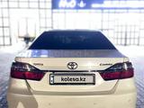 Toyota Camry 2017 года за 13 500 000 тг. в Уральск – фото 2