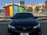 Toyota Camry 2014 года за 5 700 000 тг. в Атырау – фото 2