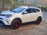 Toyota RAV4 2016 года за 13 000 000 тг. в Астана – фото 2