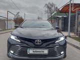 Toyota Camry 2020 года за 13 500 000 тг. в Алматы – фото 5