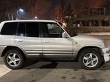 Toyota RAV4 1998 годаүшін2 500 000 тг. в Алматы