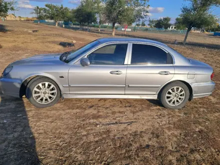 Hyundai Sonata 2003 года за 1 800 000 тг. в Актобе – фото 9