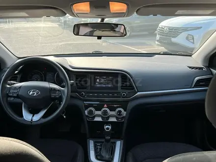 Hyundai Elantra 2018 года за 7 500 000 тг. в Актау – фото 10