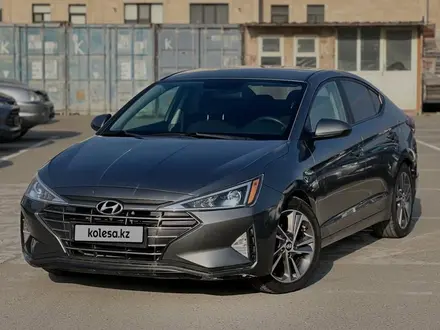 Hyundai Elantra 2018 года за 7 500 000 тг. в Актау