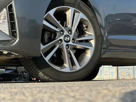 Hyundai Elantra 2018 года за 7 500 000 тг. в Актау – фото 5