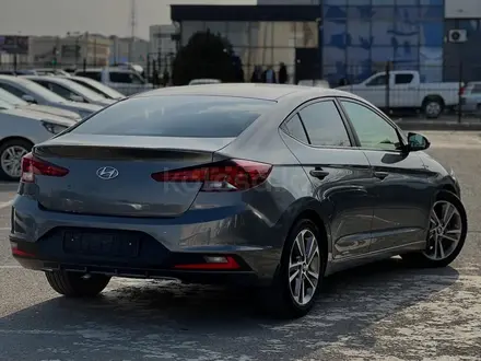 Hyundai Elantra 2018 года за 7 500 000 тг. в Актау – фото 7