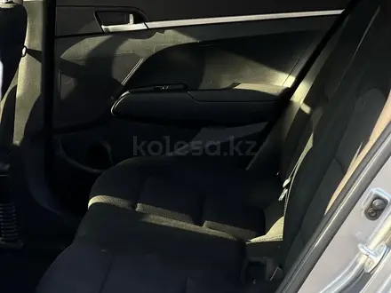 Hyundai Elantra 2018 года за 7 500 000 тг. в Актау – фото 9