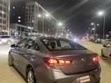 Hyundai Sonata 2019 года за 10 000 000 тг. в Астана – фото 2